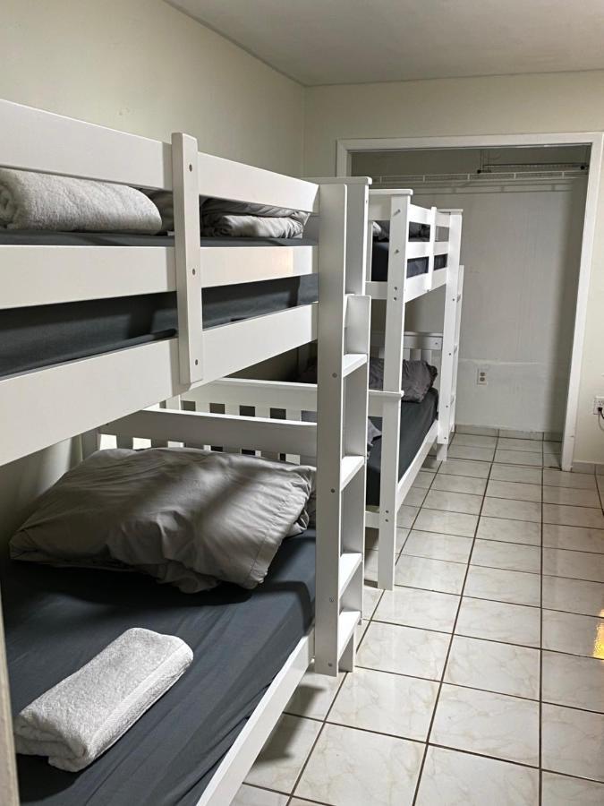 Single Size TOP Bunk Bed - Mixed Shared ROOM Miami Springs Exterior foto