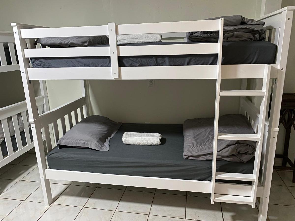 Single Size TOP Bunk Bed - Mixed Shared ROOM Miami Springs Exterior foto